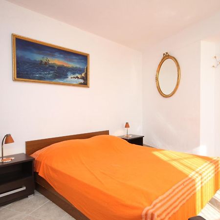 Apartments By The Sea Marusici, Omis - 8632 Mimice Ruang foto