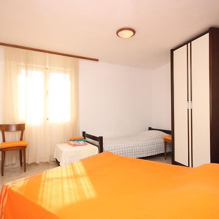 Apartments By The Sea Marusici, Omis - 8632 Mimice Ruang foto