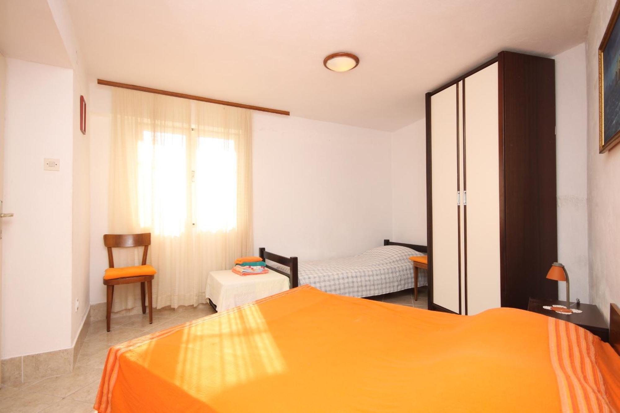 Apartments By The Sea Marusici, Omis - 8632 Mimice Ruang foto